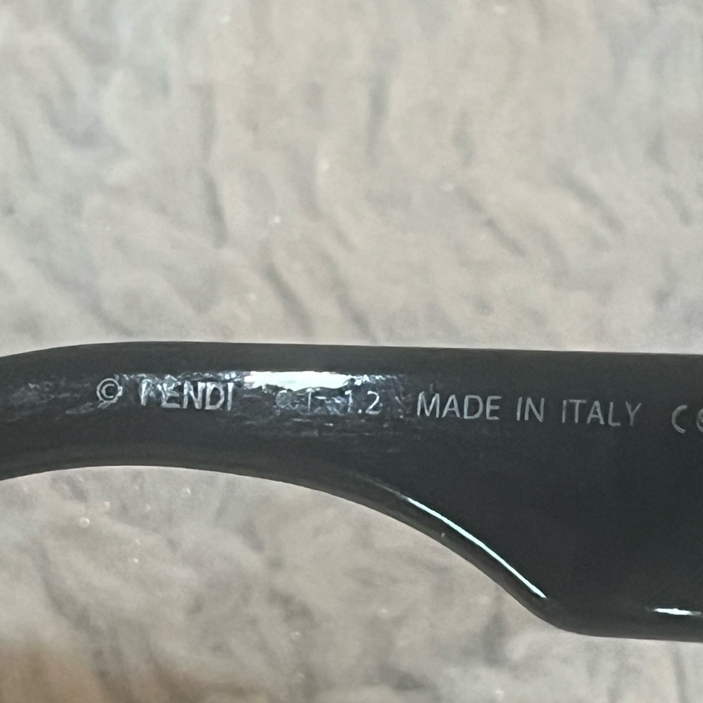 FENDI O'LOCK 40048 Tortoise Oversized Fashion FF Lock Logo Sunglasses FE40048U - Picture 7 of 7